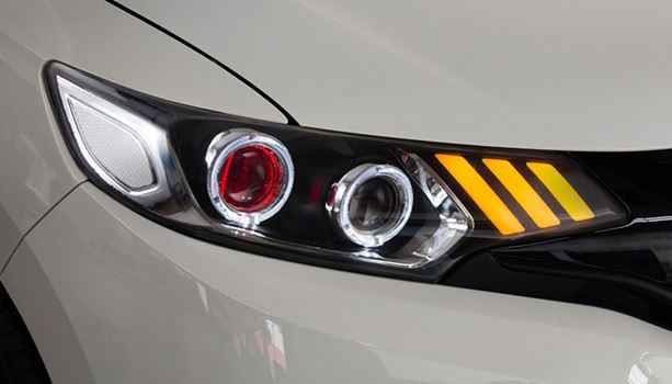 картинка Передние фары для Honda Fit Jazz GK5 2014-2018 г магазин  StreetTuning 