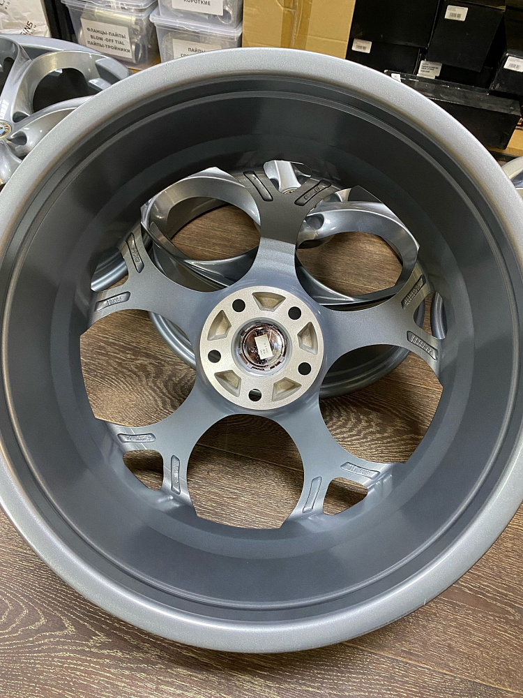 картинка Новые диски Alfa Romeo Giulia Quadrifoglio R19 J8 ET33 5X110 от магазина  StreetTuning