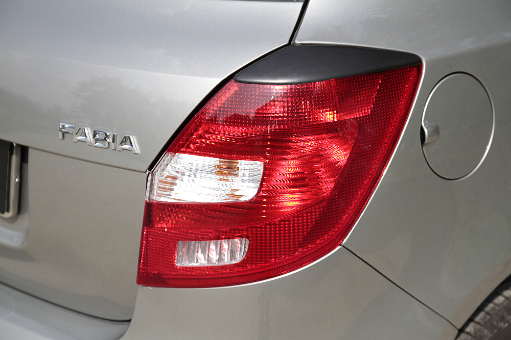 картинка Skoda Fabia II 2010—2013 Накладки на задние фонари (реснички) 2шт. от магазина  StreetTuning