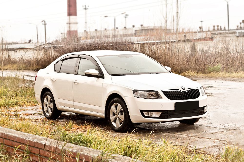 картинка Skoda Octavia A7 2014-2017 (III дорестайлинг) Накладки на передние фары(реснички) компл.-2 шт. от магазина  StreetTuning