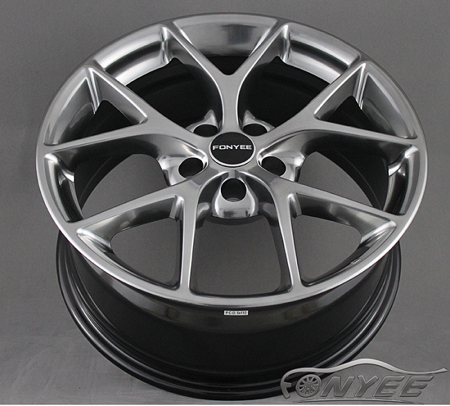 картинка Новые диски BBS CI-R R18 5X114,3 ET42 J8,5 темное серебро глянец магазин  StreetTuning 