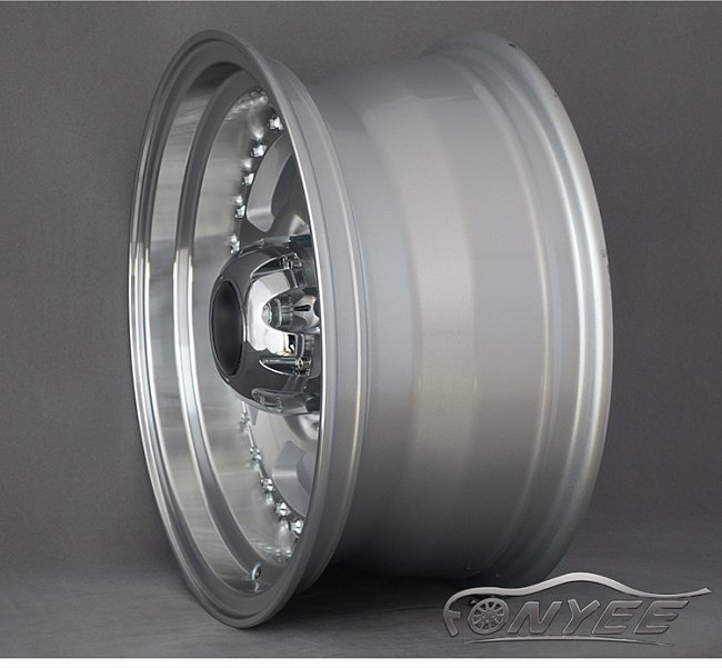 картинка Новые диски MVF-955 R15 5X114,3 ET-25 J7 серебро + серебристые болтики магазин  StreetTuning 