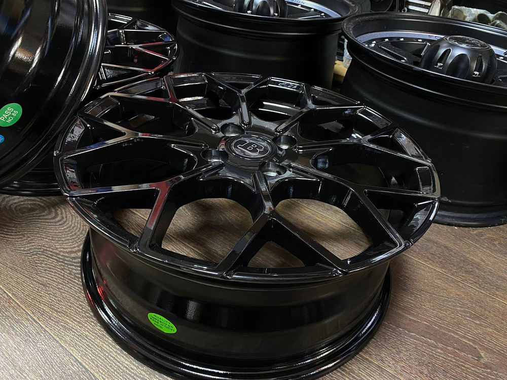 картинка Новые диски для Smart R16 4X100 ET42 J6 черный глянец от магазина  StreetTuning