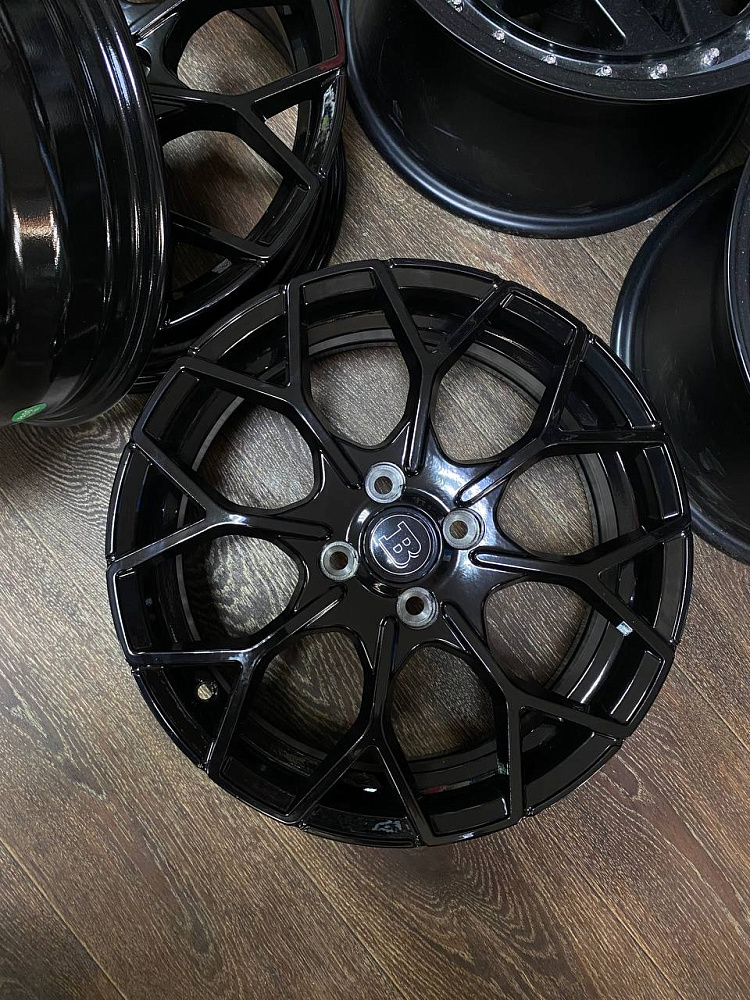 картинка Новые диски для Smart R16 4X100 ET42 J6 черный глянец от магазина  StreetTuning