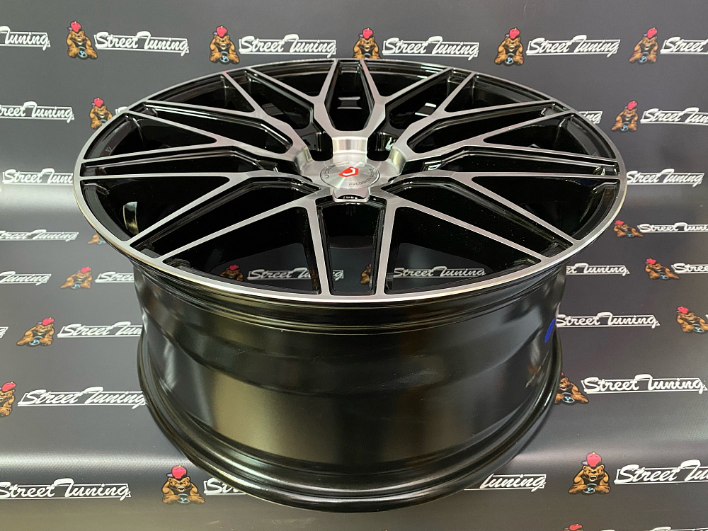 картинка Новые диски Vossen HF-2 R18 J8.5 ET35 5x114.3 Black+Silver от магазина  StreetTuning