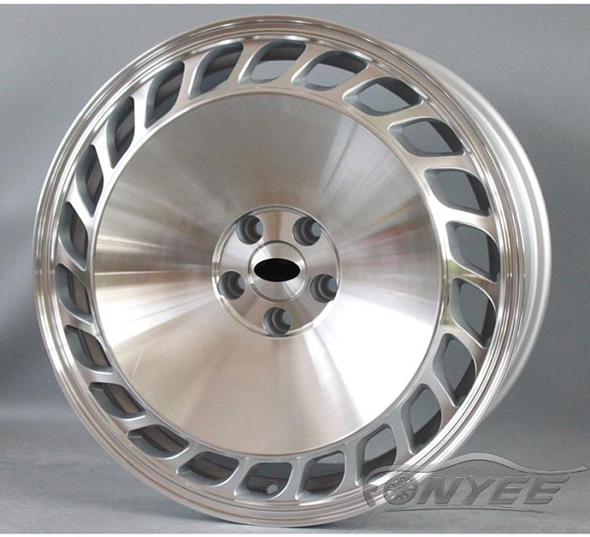 картинка Новые диски Saxo R18 5X112 ET40 J8 серебро магазин  StreetTuning 