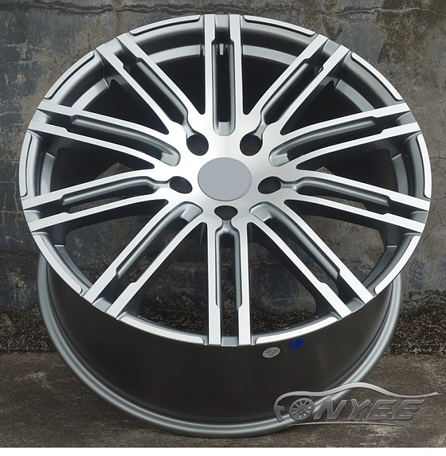 картинка Новые диски Porsche Macan wheels R22 5x130 ET50 J9,5 Серый мат + серебро магазин  StreetTuning 
