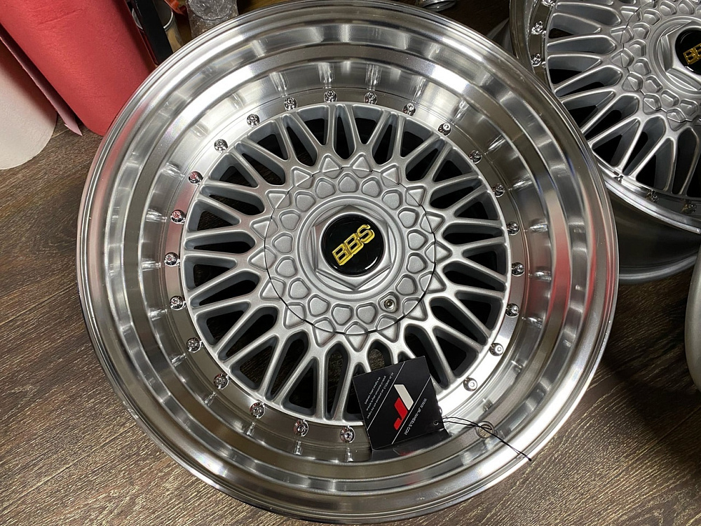 картинка Новые  диски BBS RS R17 J8,5 ET15   5x120/5x112 серебробро + полированная полка от магазина  StreetTuning
