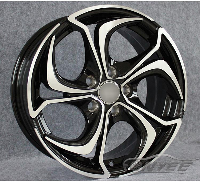 картинка Новые диски Vossen R15 4х100 J6,5 ET35 серебро + черный глянец магазин  StreetTuning 