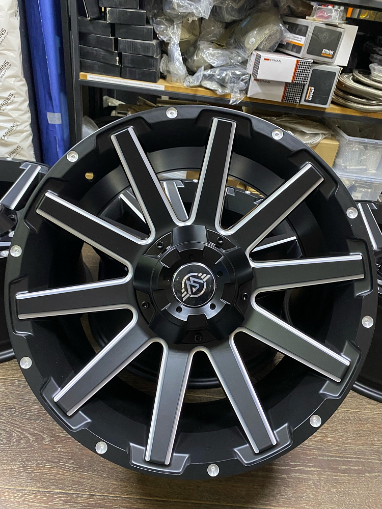 картинка Новые диски Fuel D615 R18 J9 ET0 6X139,7 ЦО 106.1 от магазина  StreetTuning