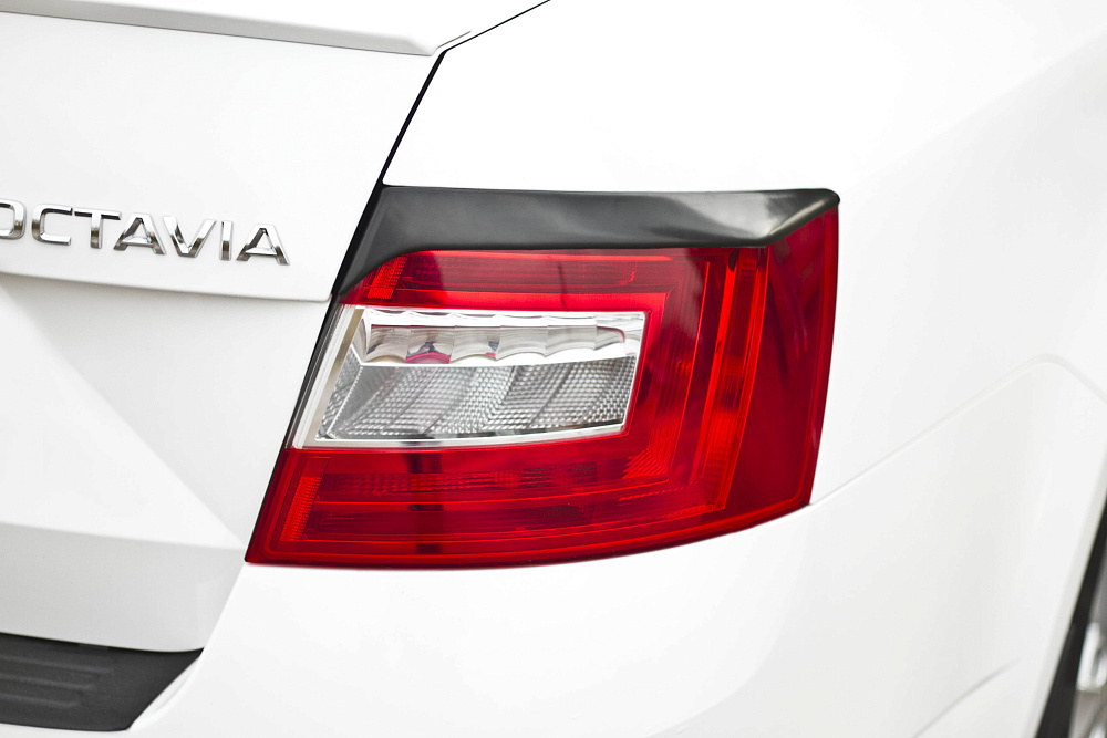 картинка Skoda Octavia A7 2014-2017 (III дорестайлинг) Накладки на задние фонари (реснички) от магазина  StreetTuning