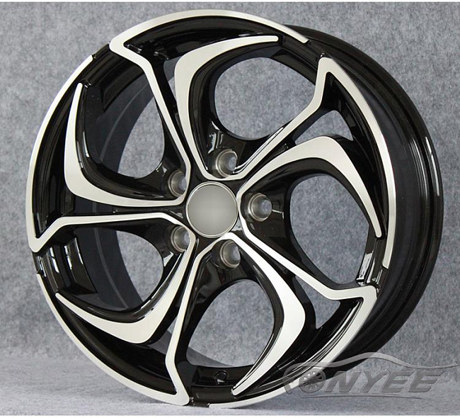 картинка Новые диски Vossen R15 4х100 J6,5 ET35 серебро + черный глянец магазин  StreetTuning 