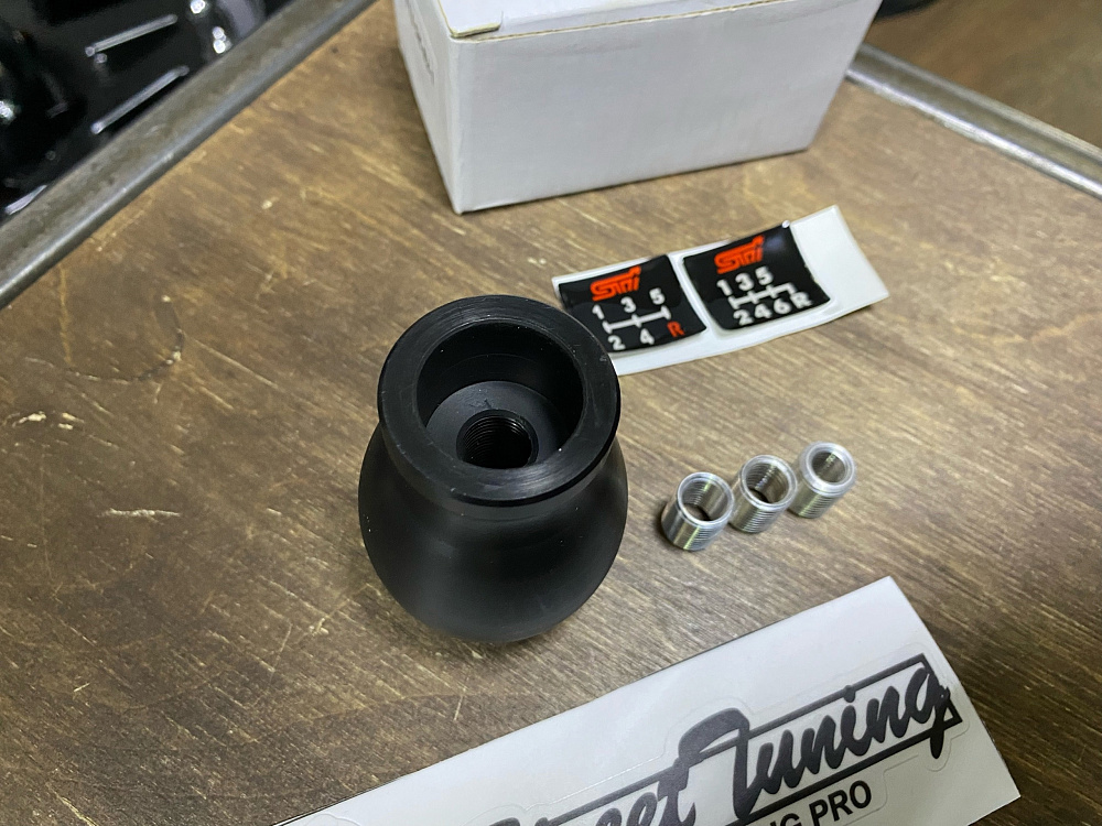 картинка Ручка КПП STI для Subaru OEM: ST35022ST070 "черная" 5-6MKПП от магазина  StreetTuning