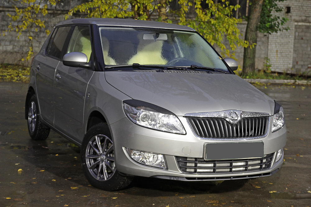 картинка Skoda Roomster 2010—н.в. Накладки на передние фары (реснички) компл.-2 шт. от магазина  StreetTuning