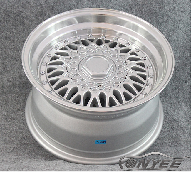 картинка Новые диски BBS RS R18 5X100/5X114,3 ET20 J9,5 серебро + полированная полка магазин  StreetTuning 