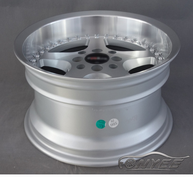 картинка Новые диски Proracing R15 4х114,3-4х100 J7 ET35 серебро магазин  StreetTuning 