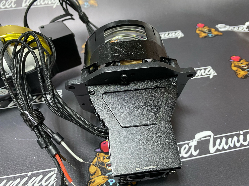 картинка Светодиодные линзы Sanvi A8L Laser, 3 дюйма 6000k от магазина  StreetTuning