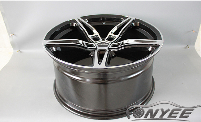 картинка Новые диски AC schnitzer AC1 R19 5X120 ET37 J9,5 черный глянец + серебро магазин  StreetTuning 