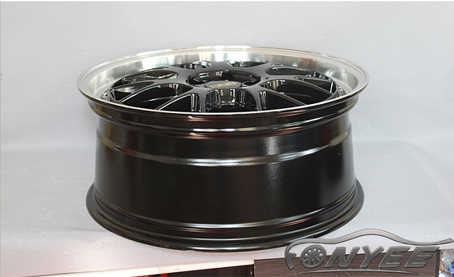 картинка Новые диски BBS LM-R R20 5X114,3 ET43 J8,5 черный глянец + полированная полка магазин  StreetTuning 