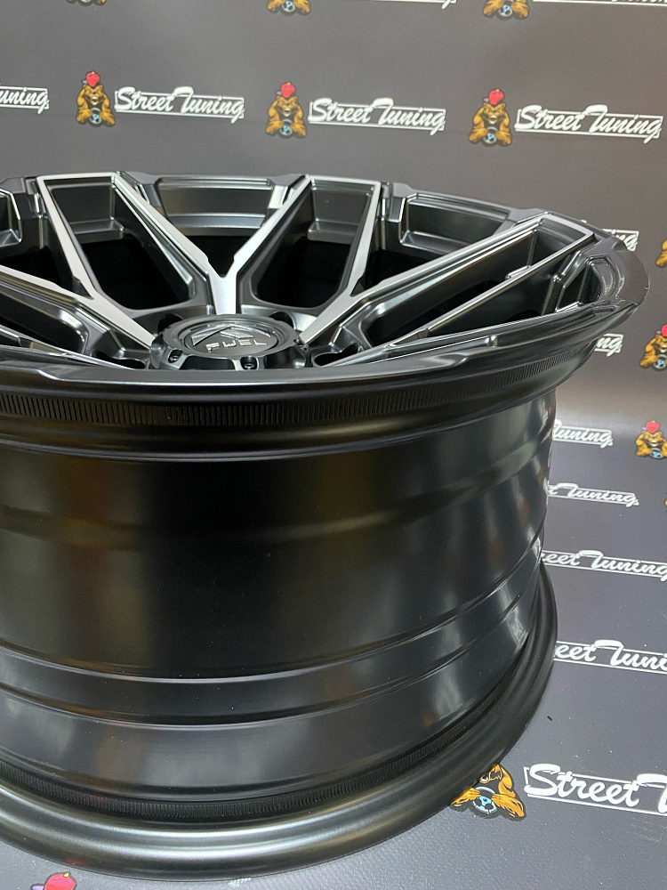 картинка Новые диски FUEL 7046 R17 J9 ET(0) 6x139.7 Black + Silver цо 110.1 от магазина  StreetTuning