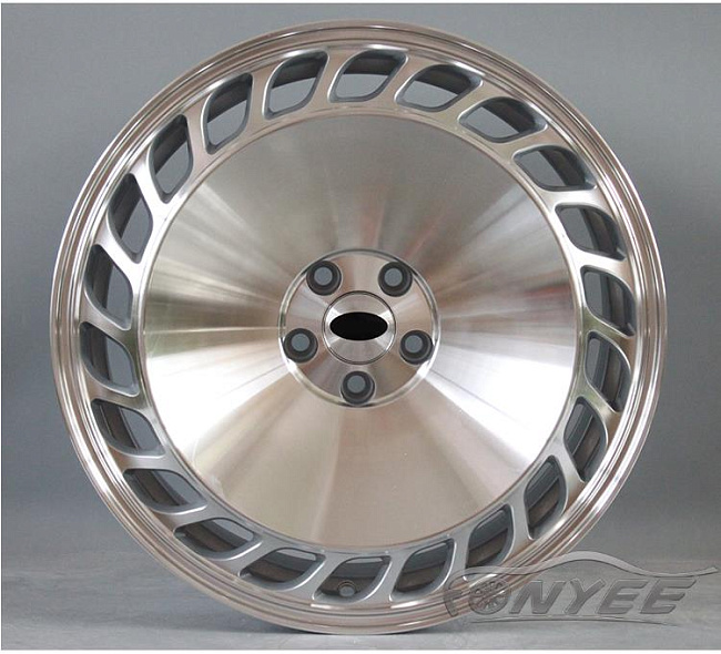 картинка Новые диски Saxo R18 5X112 ET40 J8 серебро магазин  StreetTuning 