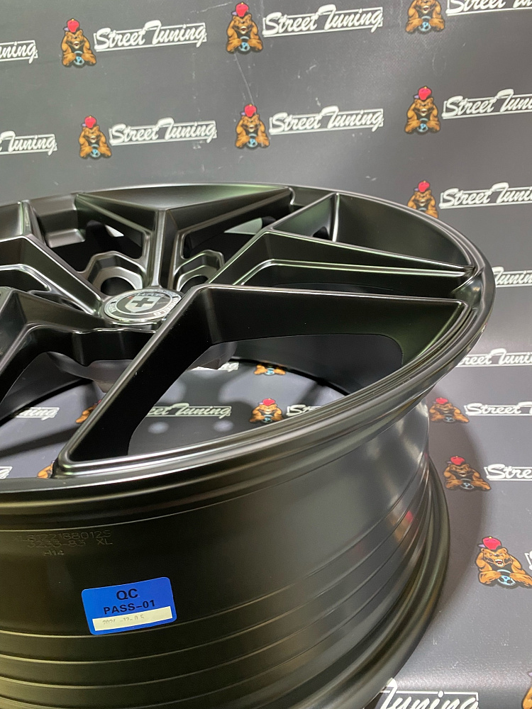 картинка Новые диски HRE FF11 Flow Forming R18 J8 ET35 5X108, Black Mat от магазина  StreetTuning