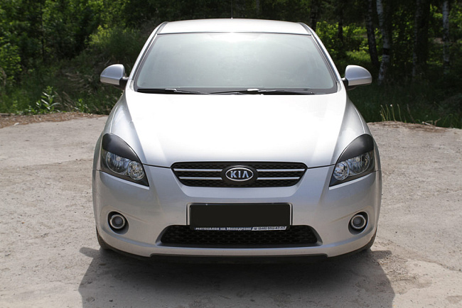 картинка Kia Ceed 2007—2010 Накладки на передние фары (реснички) компл.-2 шт. магазин  StreetTuning 