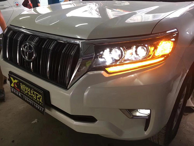 картинка Передние фары для TOYOTA LAND CRUISER PRADO 2018-Н.В магазин  StreetTuning 