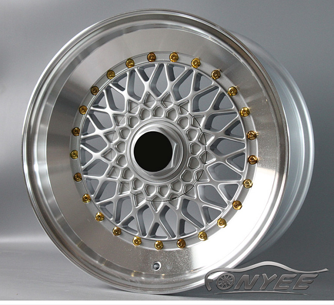 картинка Новые диски BBS RS R17 4X114,3/4X100 ET20 J8 серебро глянец + золотые болтики + полированная полка магазин  StreetTuning 