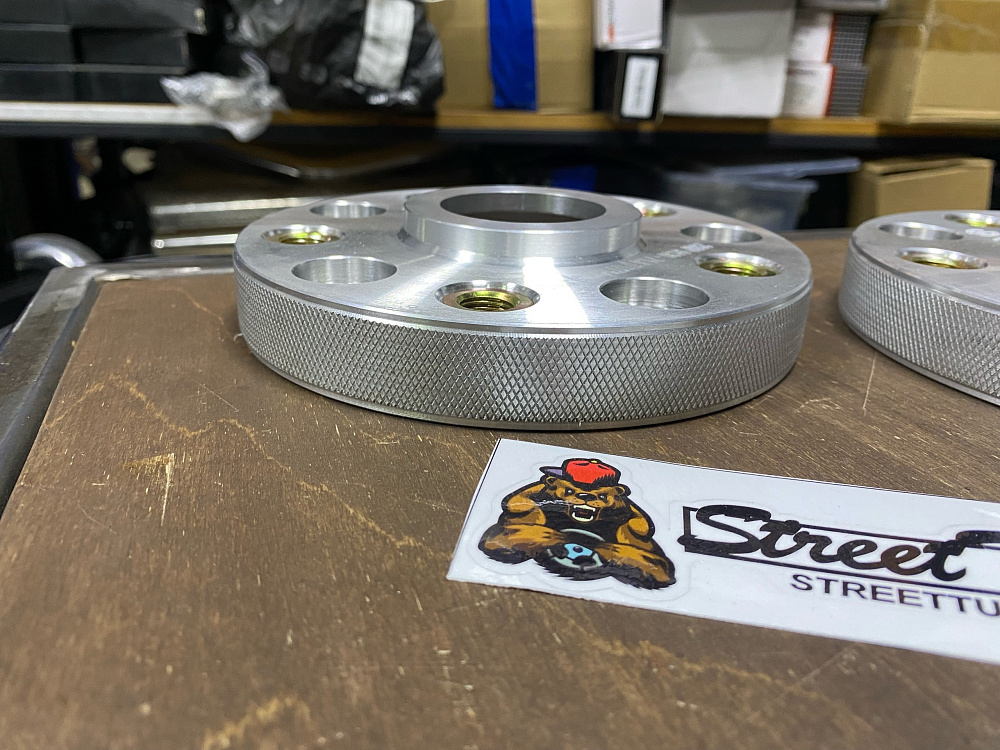 картинка Проставка Starleks 25 мм 5x130 14x1.5 цо 71,6 - РФ от магазина  StreetTuning
