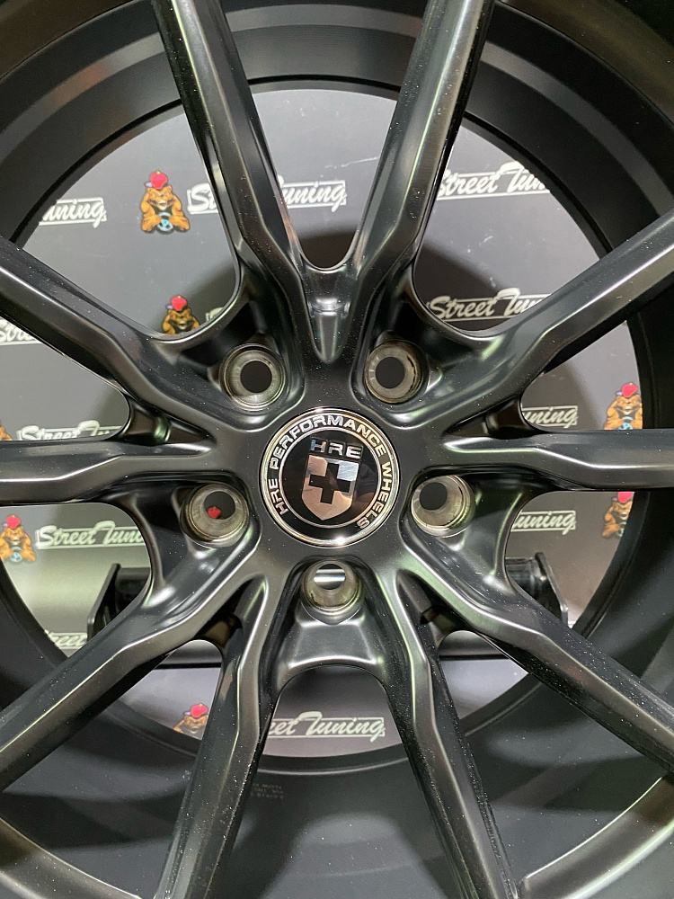 картинка Новые диски HRE DQ015 Flow Forming R18 J8 ET35 5X108 Black Mat от магазина  StreetTuning