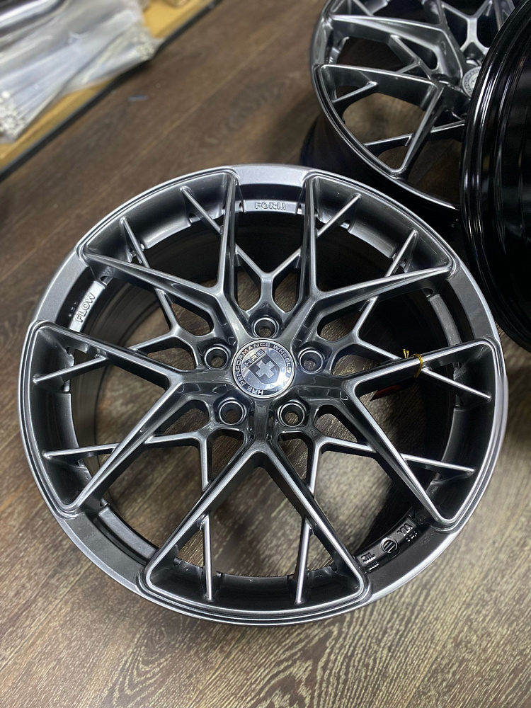 картинка Новые HRE FF10 R18 J8 ET38 5x114,3 Hyper Black от магазина  StreetTuning