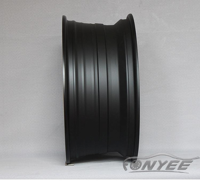 картинка Новые диски Inforged R18 J9 ET+38 5x114,3 черный мат + серебро магазин  StreetTuning 