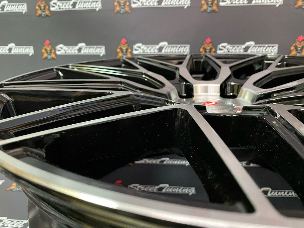 картинка Новые диски Vossen HF-2 R18 J8.5 ET35 5x114.3 Black+Silver от магазина  StreetTuning