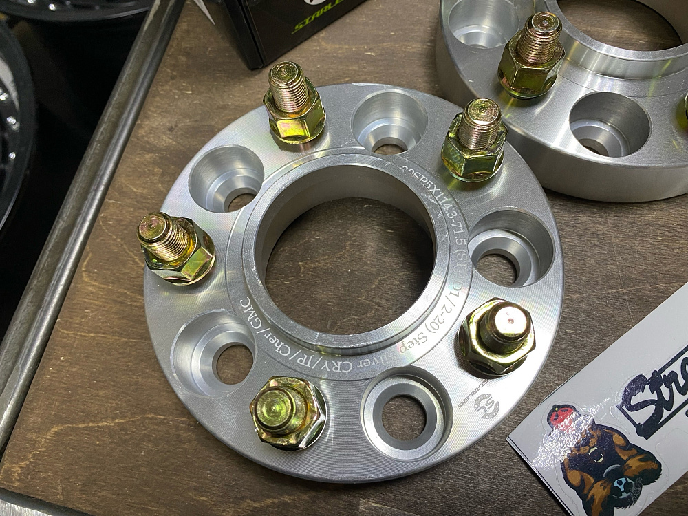картинка Проставка Starleks 30 мм 5x114.3 цо 71.5 шпилечная 1/2-20 от магазина  StreetTuning