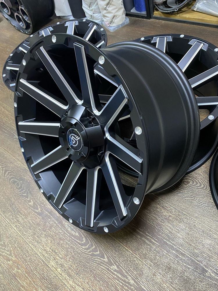 картинка Новые диски Fuel D615 R18 J9 ET0 6X139,7 ЦО 106.1 от магазина  StreetTuning