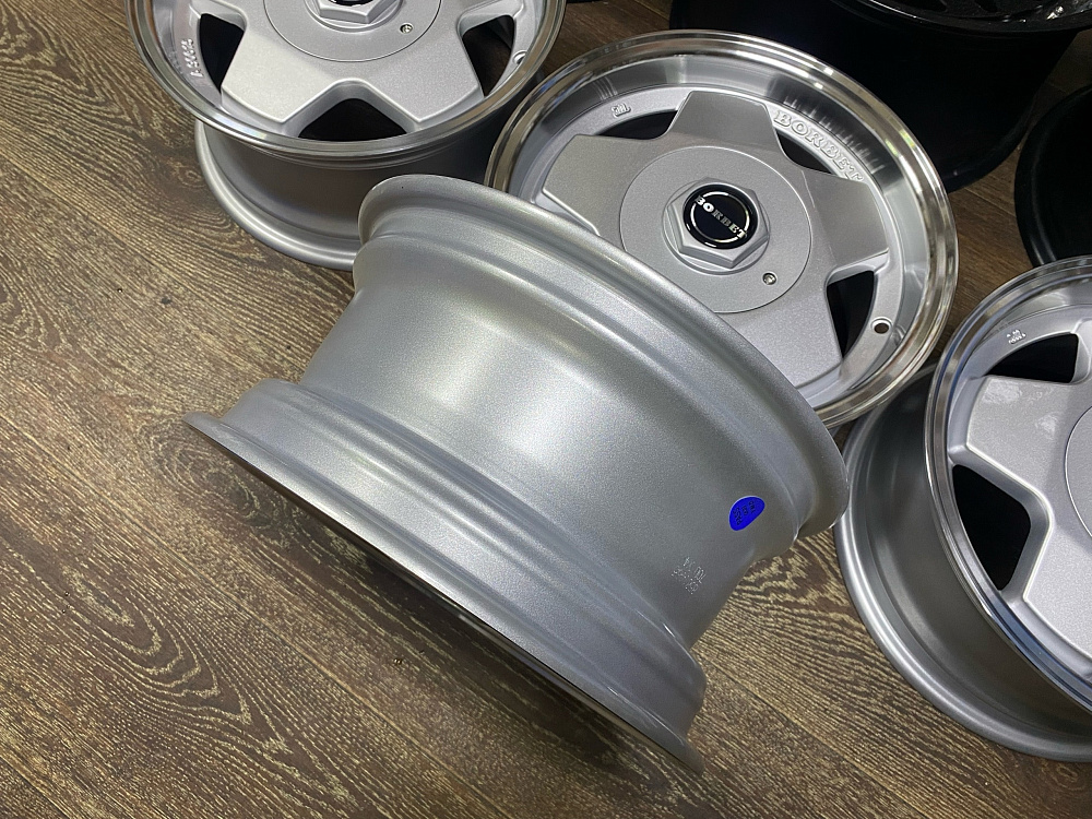 картинка Диски Borbet A R14 4х100/114,3 ET20 J6,5 серебро + полированная полка от магазина  StreetTuning