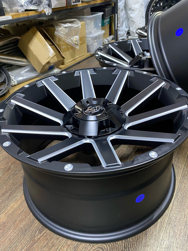 картинка Новые диски Fuel D615 R18 J9 ET0 6X139,7 ЦО 106.1 от магазина  StreetTuning