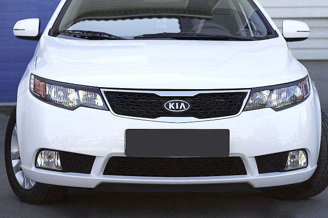 картинка Kia Cerato Forte 2008—2013 Накладки на передние фары (реснички) компл.-2 шт. магазин  StreetTuning 