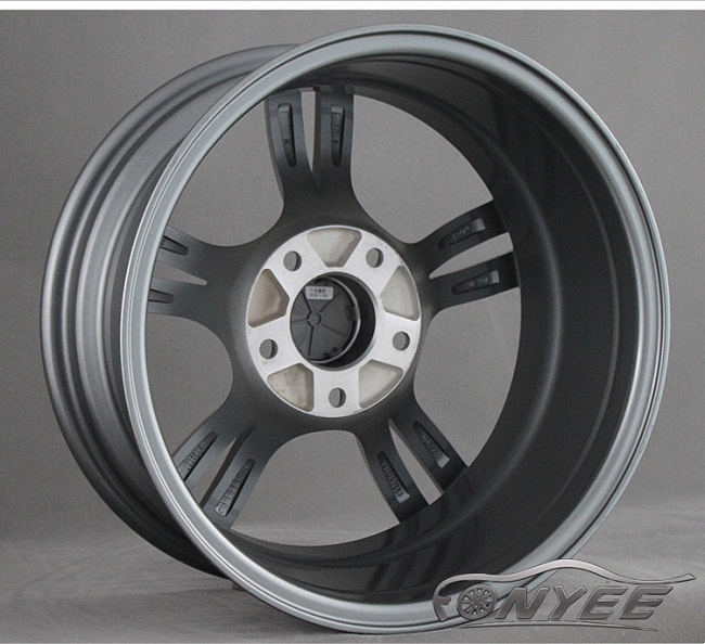 картинка Новые диски BMW F10 style R18 5x120 ET30 J8 серый + серебро магазин  StreetTuning 