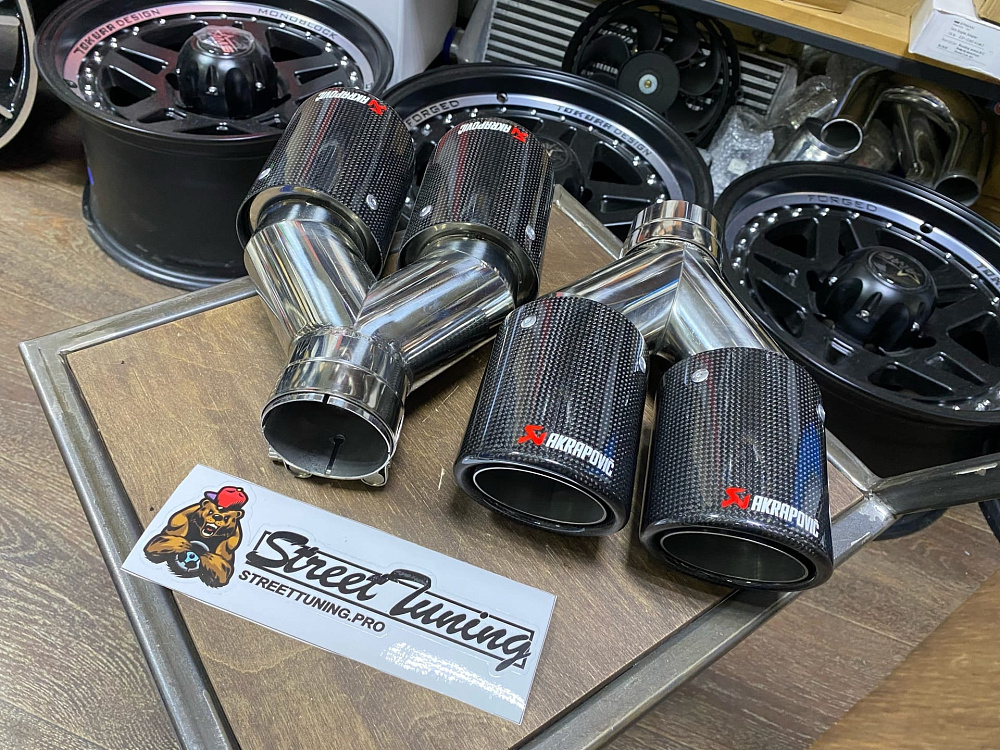 картинка Насадки на глушитель Akrapovic Style двойные комплект- 2 шт 63х89 мм от магазина  StreetTuning