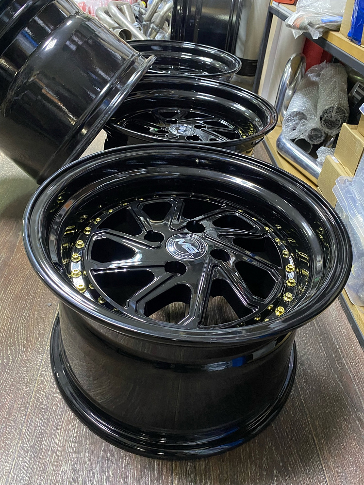 картинка Новые диски MS R15 J9 ET25 4X100, черный глянец от магазина  StreetTuning