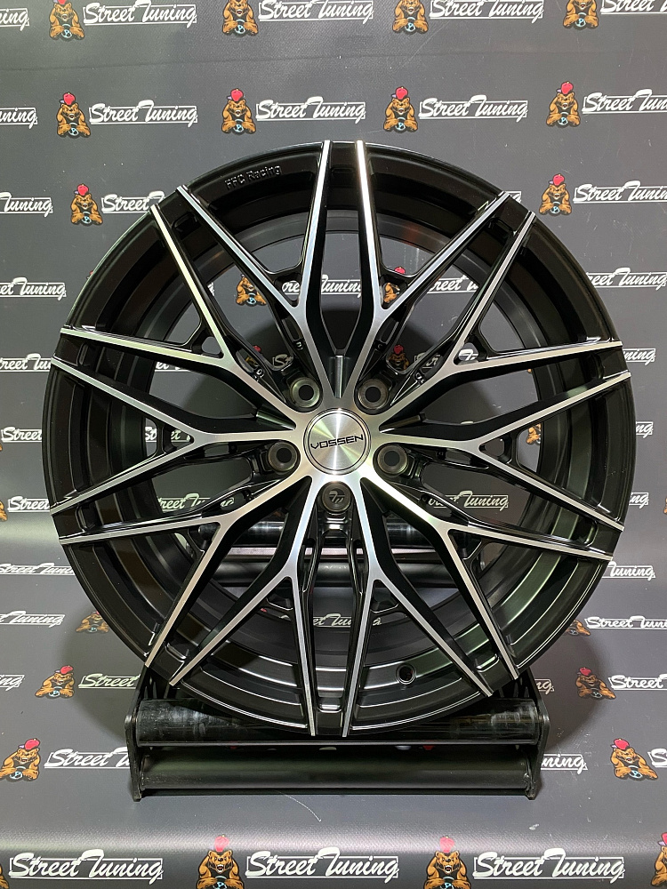 картинка Новые диски Vossen Flow Forming R18 J8 ET35 5X108 Black от магазина  StreetTuning