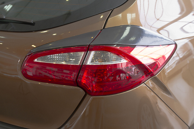 картинка Kia Ceed (хэтчбэк) 2015-н.в. Накладки на задние фонари (реснички) магазин  StreetTuning 